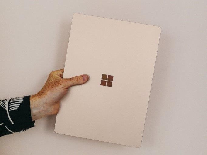 microsoft laptop.jpg